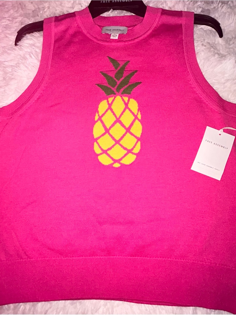🍍Free People Hot Pink Pineapple Knit Tank *NEW WITH TAGS*